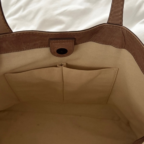 Elegant (not too) Pink Leather Tote Bag - Picture 5 of 7